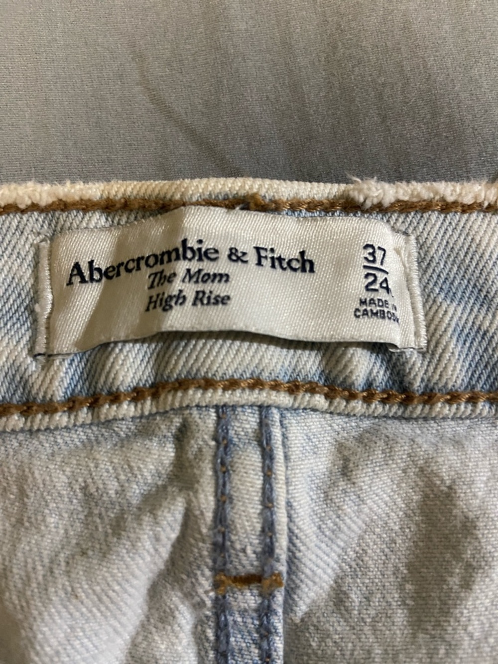 Abercrombie & Fitch Light Blue High-Rise Denim Jeans - Picture 5 of 6